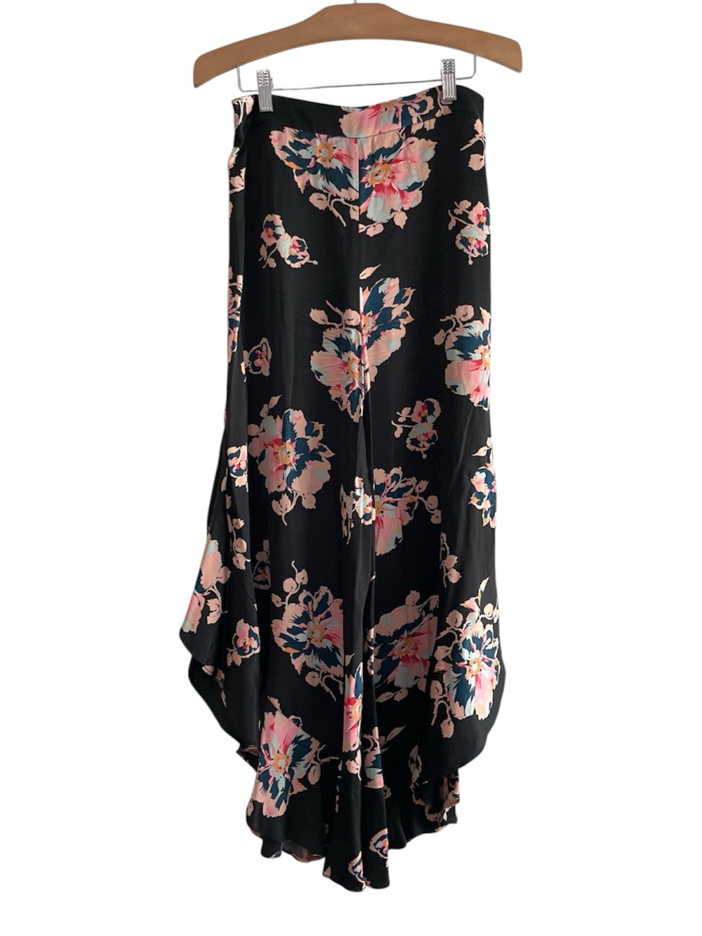 Elevenses for Anthropologie Tansy black floral ruffle crop pants